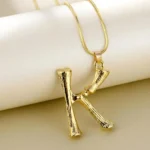 pendentif artisanal lettre initial