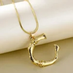 pendentif lettre initial fashion