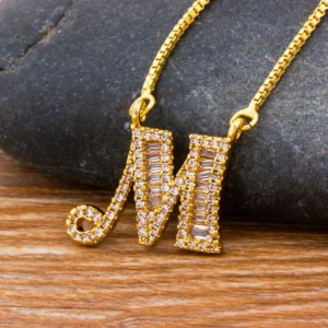 Pendentif lettre initial mini pavé