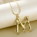 Pendentif lettre initial lien de mode