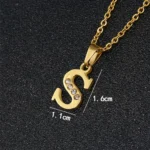 pendentif or avec initial et diamant