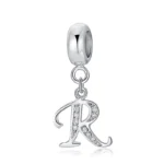 collier design lettre initial en argent