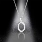 collier pendentif en argent moderne