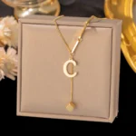 bijou pendentif lettre initial