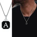 pendentif lettre initial tendance noir