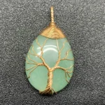 pendentif en or avec arbre de vie