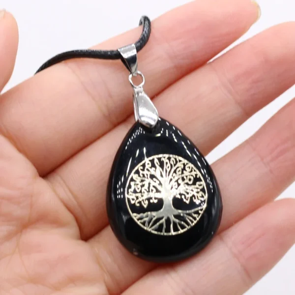 Pendentif Arbre De Vie Agate Noir Chakras