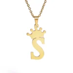 pendentif or avec lettre initial simple