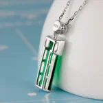 pendentif en émeraude précieuse