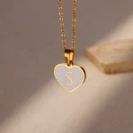 bijou pendentif lettre or contemporains